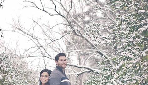 snowy maternity photo sessions pregnancy pictures in the snow