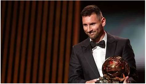 Football : l'Argentin Lionel Messi remporte son 6ème ballon d'or, un record