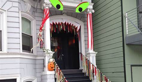 Monster house decoration for Halloween - 9GAG