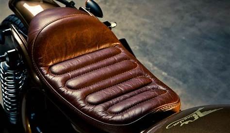 Cafe racer style seat
