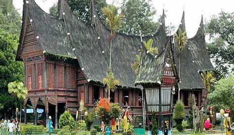 BARITO MINANG: Koleksi Sejarah Minangkabau di Museum Rumah Adat Baanjuang