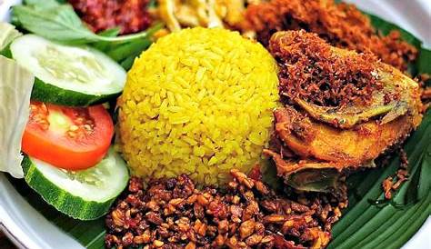 Nasi Kuning, Telur Dan Ayam Masak Habang, Khas Banjarmasin, Kalimantan