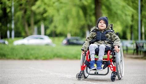 ¿CÓMO FACILITAR LA AUTONOMÍA del niño en la silla de ruedas?