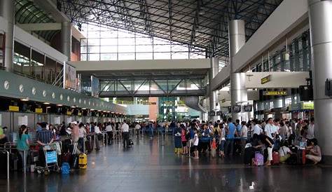 Departure Lounge In The Suvarnabhumi International Airport In Bangkok