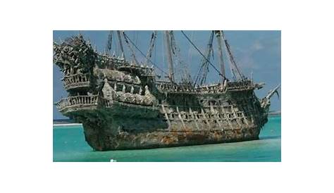 Le bateau de Pirates des Caraïbes fait escale à Nantes (et on peut le