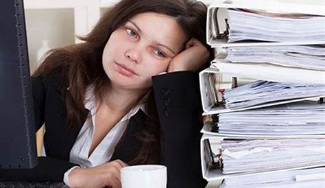 Diez malos hábitos que debes evitar en el trabajo| DineroenImagen