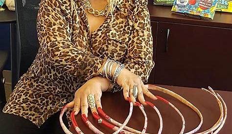 Record du monde: les ongles d’Ayanna Williams mesurent plus de 576,4 cm