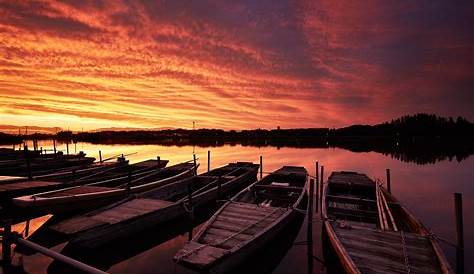 Põr do Sol Canoas na Beira do Lago - Papel de Parede para Celular