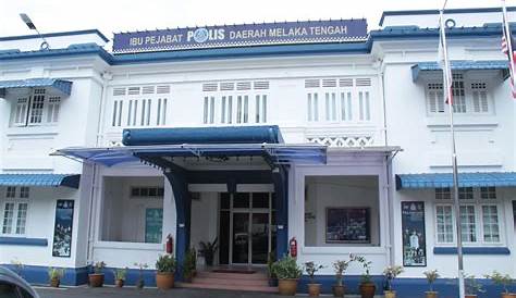 Pejabat Daerah Dan Tanah Alor Gajah - It located in the north part of