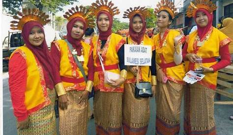 Persewaan Baju Karnaval Purnamadewi: Sewa Baju Adat Surabaya
