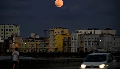 Photo Lune Pix Reponse Ville Et Pays : Une Pleine Lune Rose Illuminera