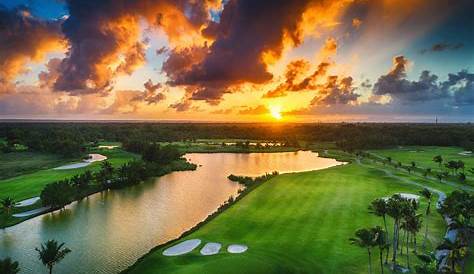 Golf course at sunset stock image. Image of golf, golden - 2434201