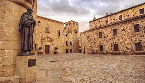 Andalucía Viajes: Plaza de Santa María de Baeza
