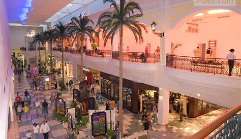Plaza Las Américas Opens Four New Stores | Business Gallery