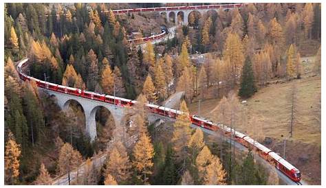 EN IMAGES - La Suisse construit le plus long train du monde | TF1 INFO