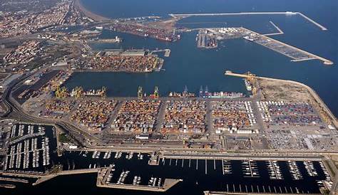 Le Port De Valence | Photo Premium