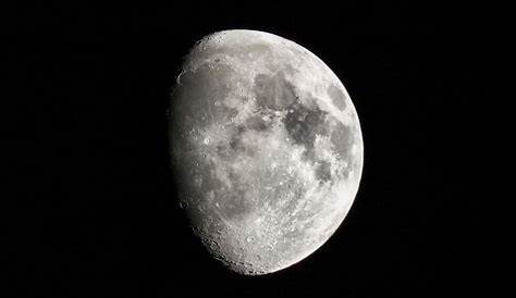 Qu'est-ce que la Lune Gibbeuse ? Définition et Explications | StarLust