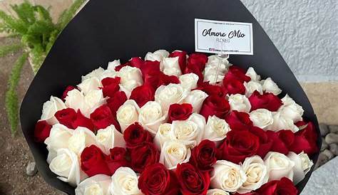 Ramo Extendido con 25 Rosas Rojas y Blancas a domicilio - El Jardin de