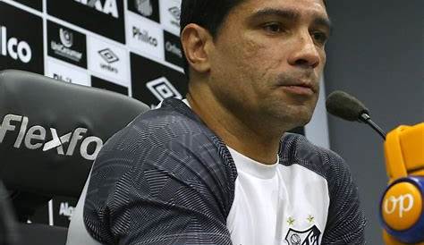 Renato será executivo de futebol e jogador do Santos ao mesmo tempo