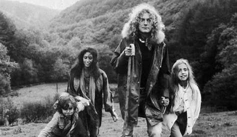 Robert Plant & his children on the family farm mid 1970s : r/OldSchoolCool