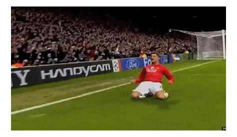 30 Incredible Gifs Of Cristiano Ronaldo On The Football Pitch