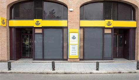 Largas esperas en las oficinas de Correos | Noticias Diario de Burgos
