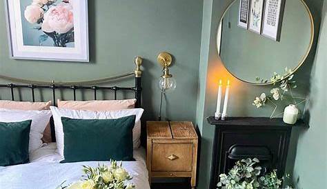 sage bedroom! (Image this1870house). interiorstyling 