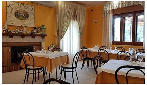 esterno ristorante - Picture of Il Laghetto, Santa Maria del Molise