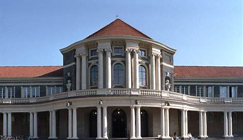 Universität Hamburg reaches important milestone in national Excellence