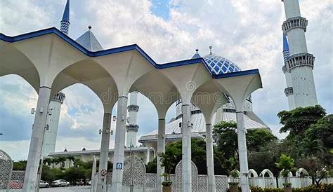 Blue Shah Alam Mosque in Kuala Lumpur Stock Image - Image of