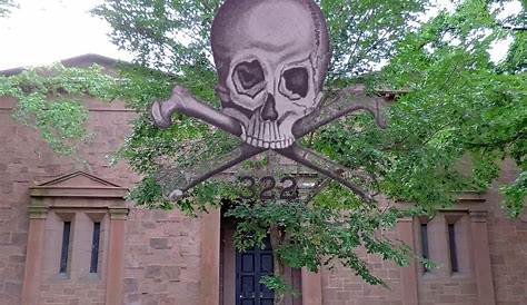 Skull & Bones, The Order at Yale Revealed ! - YouTube