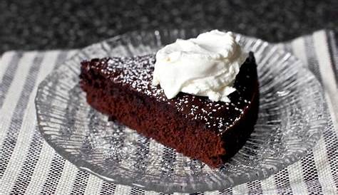 Red Wine Cake | Tasty Kitchen Blog