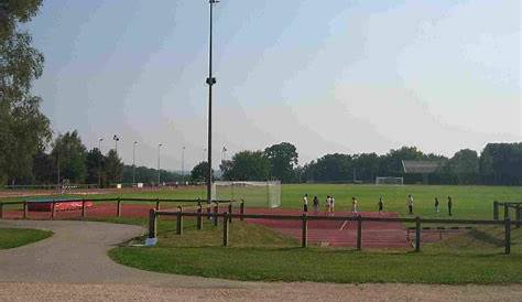 Terrain Stade de La Petite Bouverie - club Football Football Club de