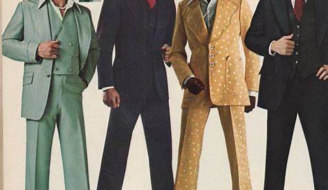 Pantaloni a zampa, la moda anni 70 in 10 look street style | Vogue Italia
