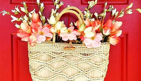 Straw Tote Bags: Spring Decor Ideas