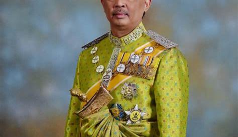 Malaysia crowns Pahang state's Sultan Abdullah as 16th king | AP News