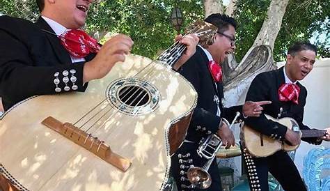 Sunday Brunch With Mariachi