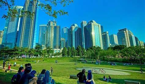 5 Rekomendasi Taman Kota di Jakarta Untuk Piknik dan Kencan