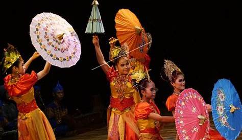 Tari Payung, Berawal dari Pertunjukan Sandiwara di Minangkabau