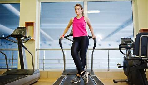 This 30-Minute Treadmill Workout Blasts Fat With Intervals