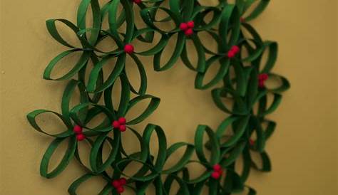 Perfect for your Pinterest: Toilet Paper Roll Wreath - cute Christmas