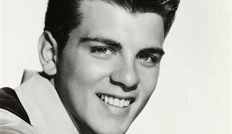 Jerry Vale, popular crooner of the 1950s and '60s, dies at 83 - The