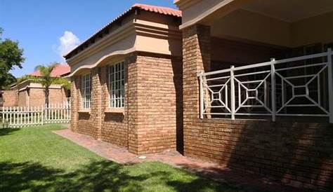 2 Bedroom Townhouse For Sale in Rustenburg Central | RE/MAX™ of
