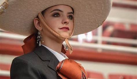 traje de charro mexicano | Cute, Culture, Photo equipment