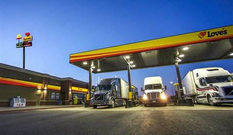 Parked Trucks At Truck Stop Editorial Image - Image: 23147685