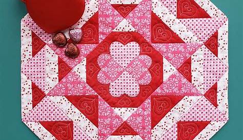 Valentine's Day Table topper | Quiltsby.me