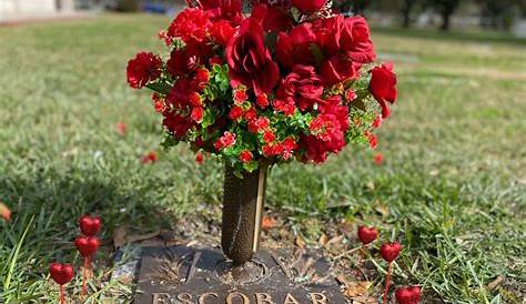 Valentines Grave Decorations Cemetery Flowersmemorial Flowerswhite Vase Arrangement With Spike