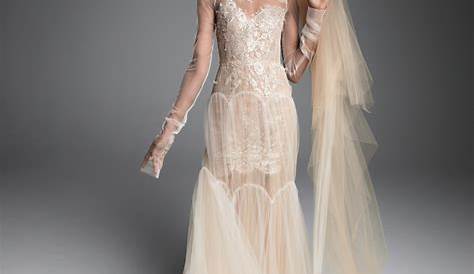 Vera Wang and Monique Lhuillier feature sleeved wedding dresses in