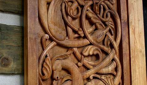 Beautiful Urnes style wood carving 🍁 #viking #vikings #photography #