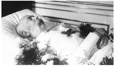 Kaiser Franz Joseph I. auf dem Sterbebett
